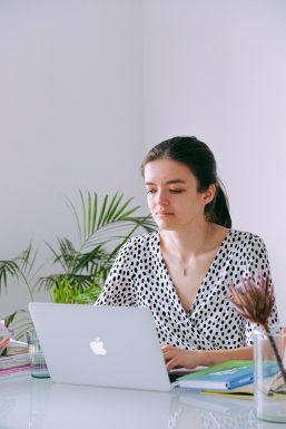 How to Split Screen on Mac: A Complete Guide for Efficient Multitasking