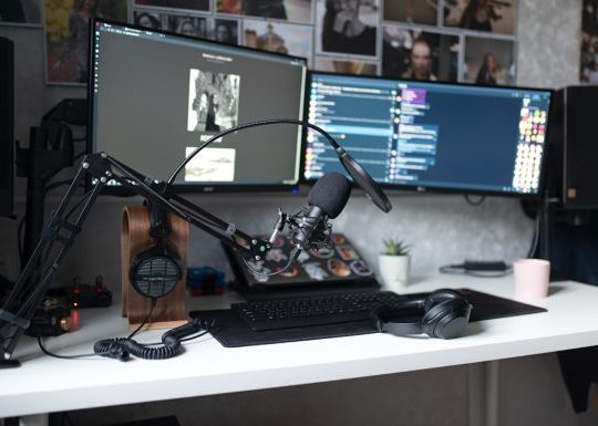 Top 8 Video Players or Apps With Built‑In Subtitle Search & Download — Great for International Film Fans or Learners