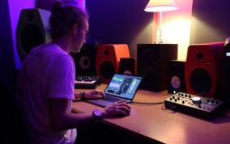 Music Production Software Like FL Studio That Helps You Create Tracks Like A Pro